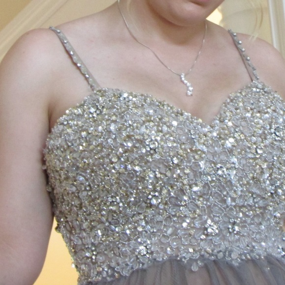 Ballgown style Prom Dress - Picture 3 of 3